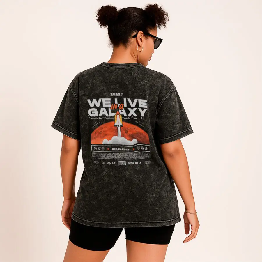 Remera Acid Wash de We Live in a Galaxy (mars)